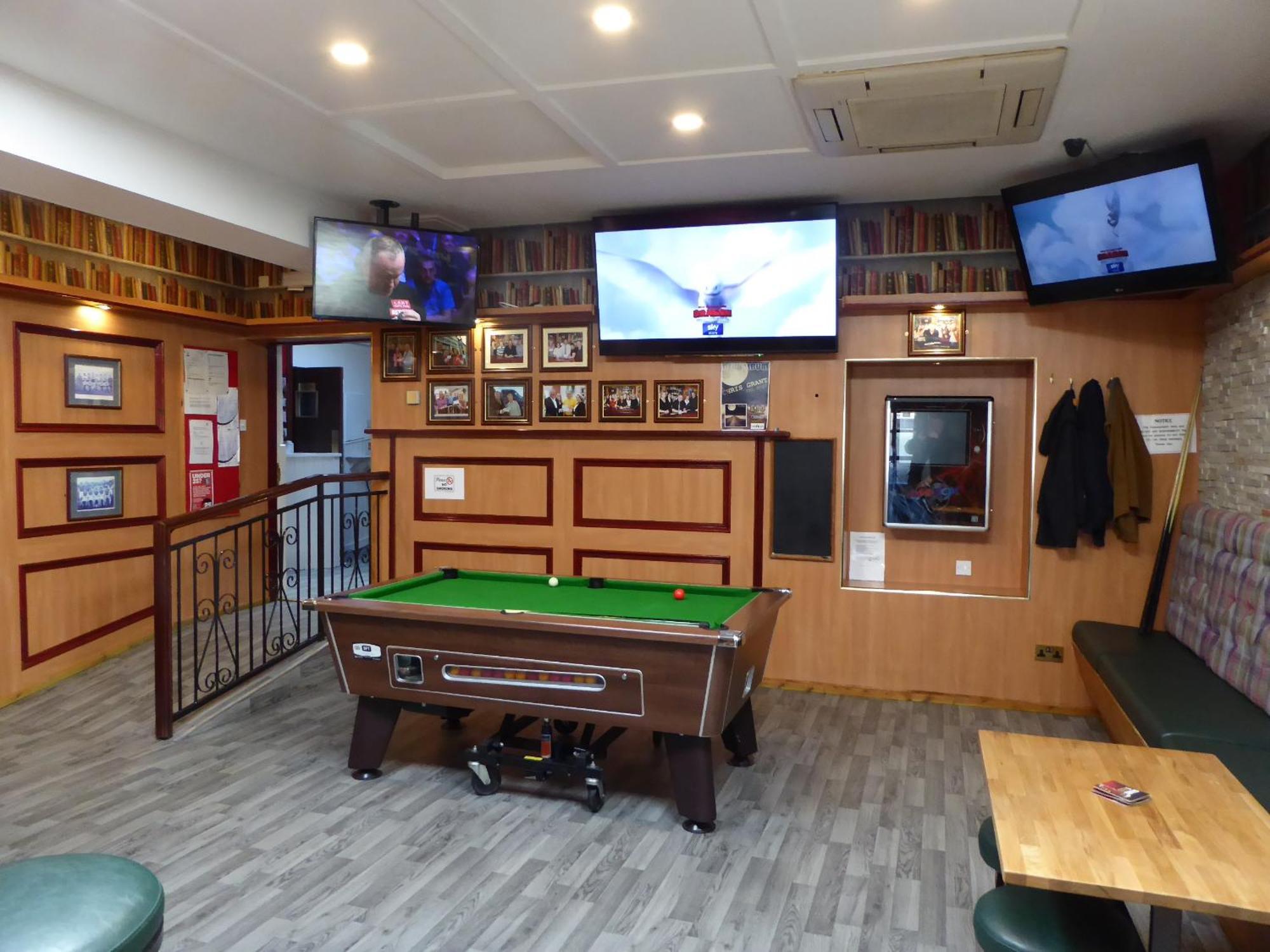 The Red Lion Tavern Fochabers Bagian luar foto